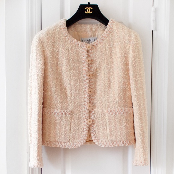 Iconic Chanel Vintage Spring 1994 Peach Pink Suit - Picture 7 of 15